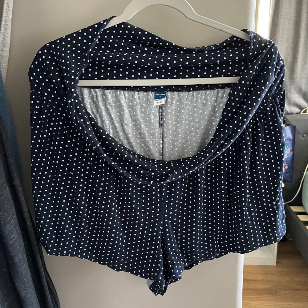 Old Navy Black and White Polka Dot Maternity shorts